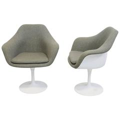 Pair of Vintage Knoll Eero Saarinen Fully Upholstered Tulip Swivel Chairs 