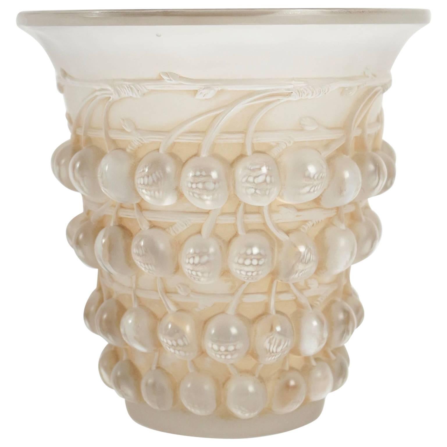 Rene Lalique Vase Montmorency For Sale