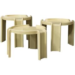 Vintage 1968, Giotto Stoppino for Kartell, Nest of Three Off-White Plastic Tables