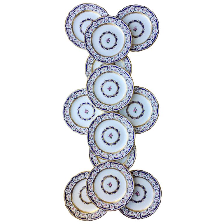 12 Wedgewood Dinner Plates For Sale at 1stdibs