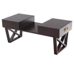 Table basse à deux niveaux avec deux tiroirs latéraux de rangement en finition expresso