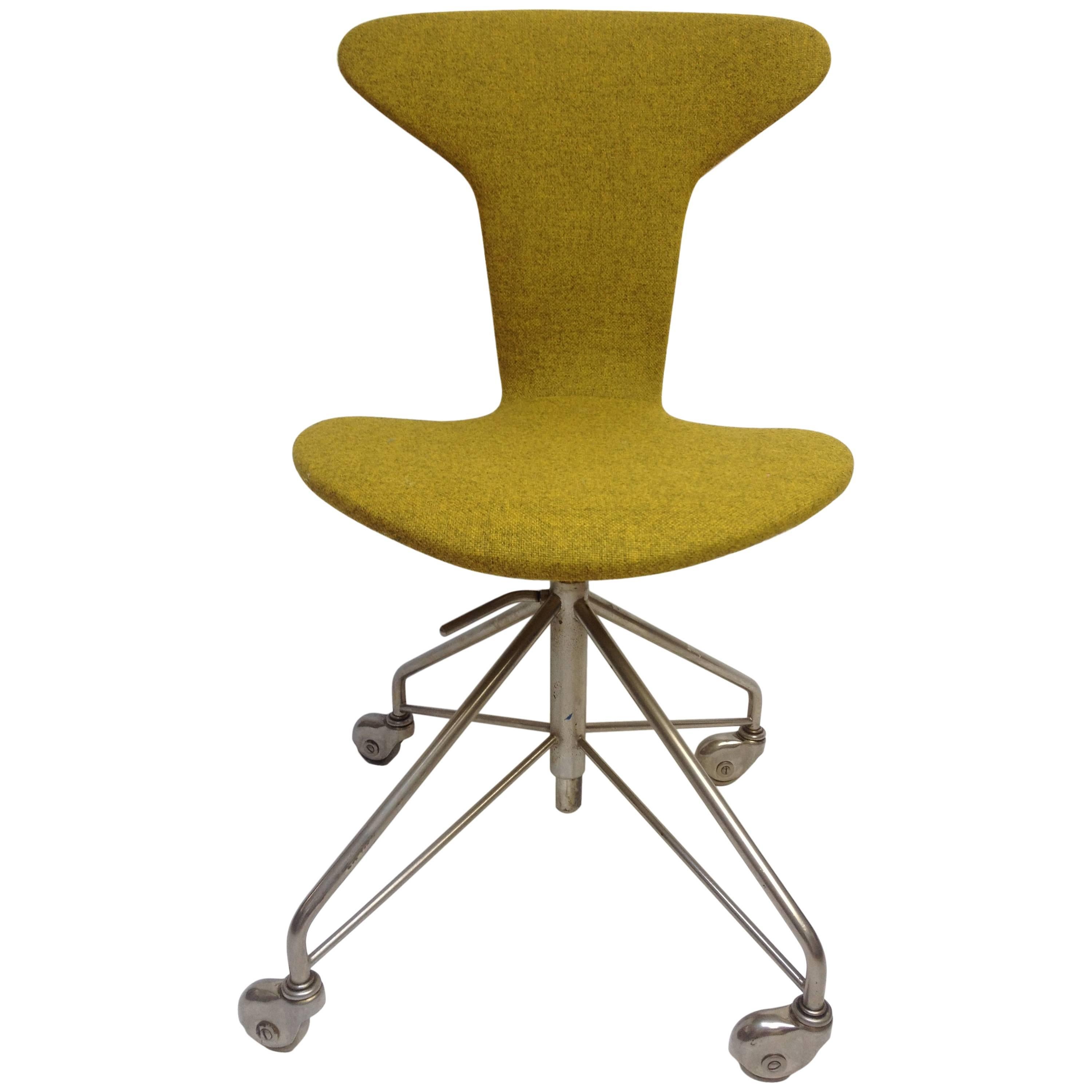 Incredibly Rare 1950s "Mosquito Chair" by Arne Jacobsen for Fritz Hansen For Sale