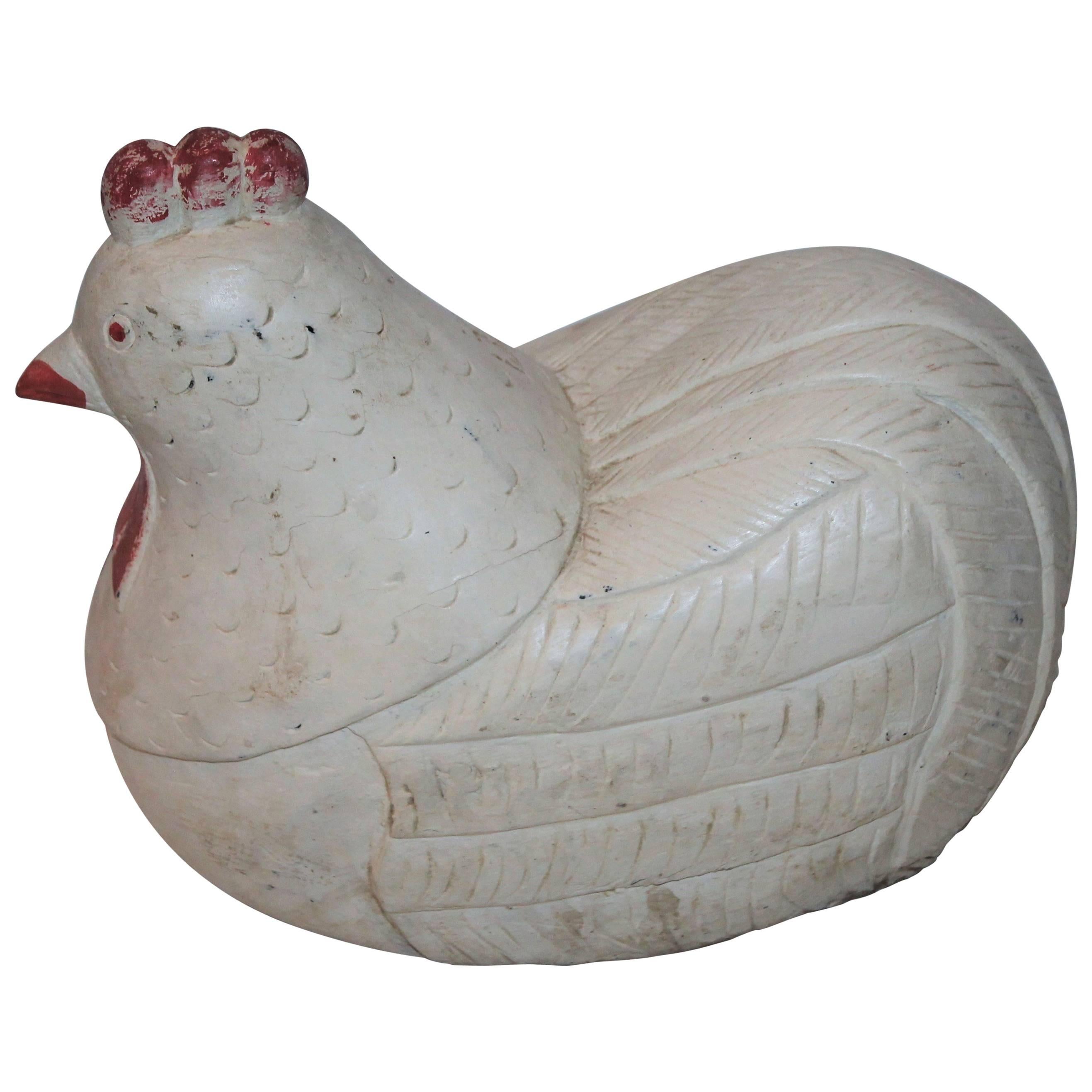 Grand poulet folklorique sculpté et peint à la main en vente