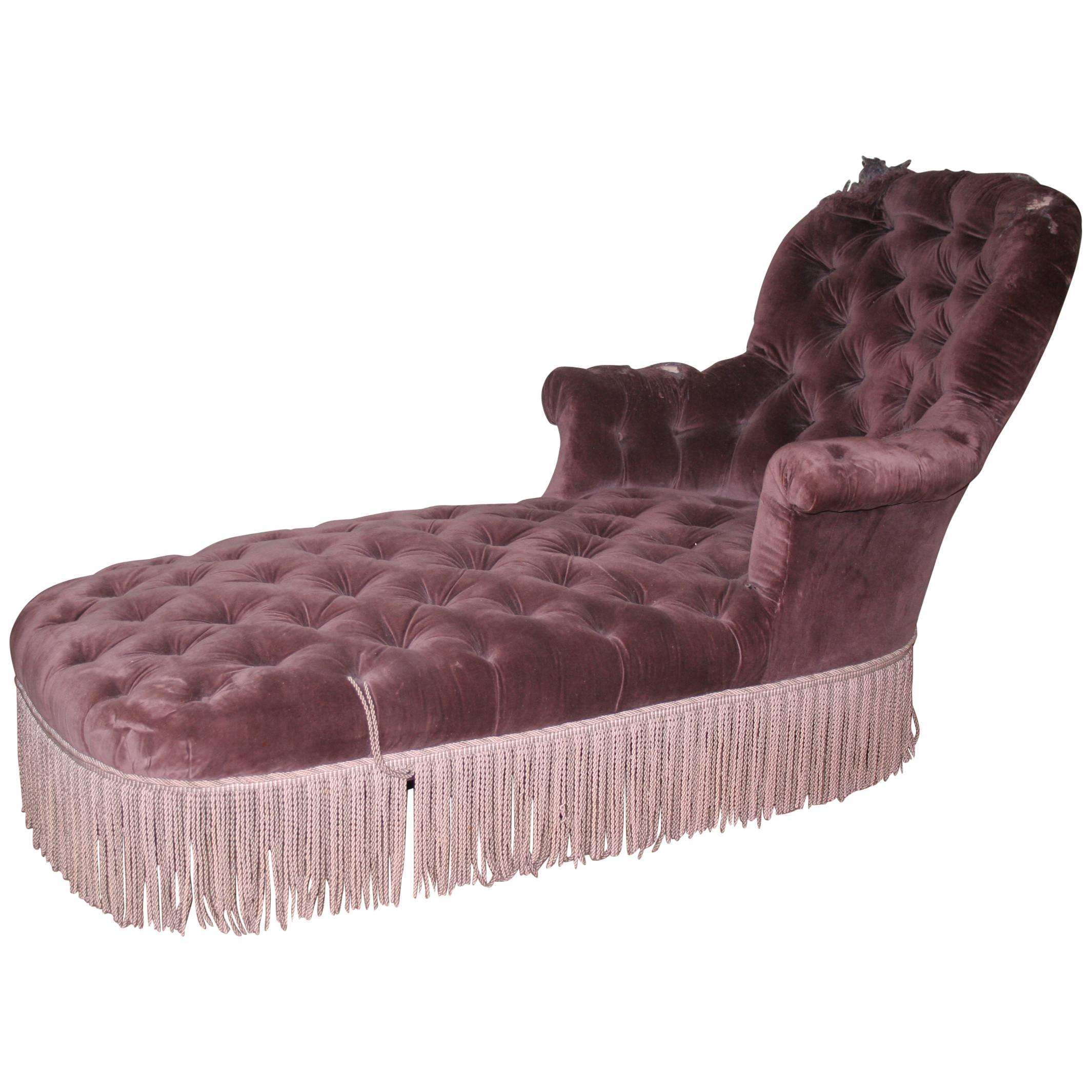 Tufted 19th Century French Chaise in Purple Velvet