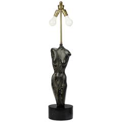 Lampe de table torse en bois de chêne cérusé:: sculptée:: moderne du milieu du siècle:: par Yasha Heifetz