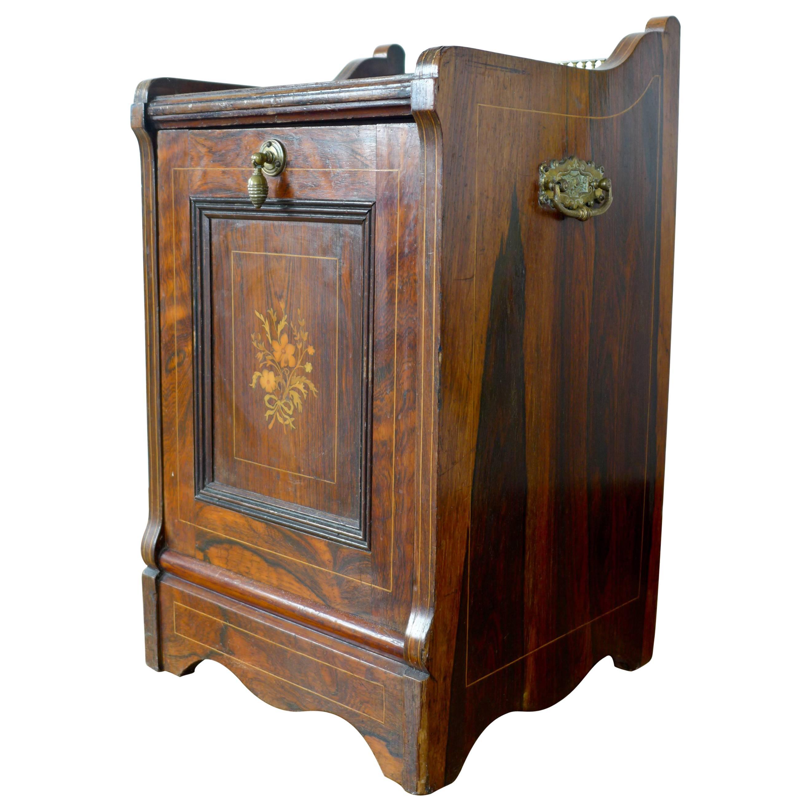 Piccolo mobile contenitore del XIX secolo in legno di palissandro