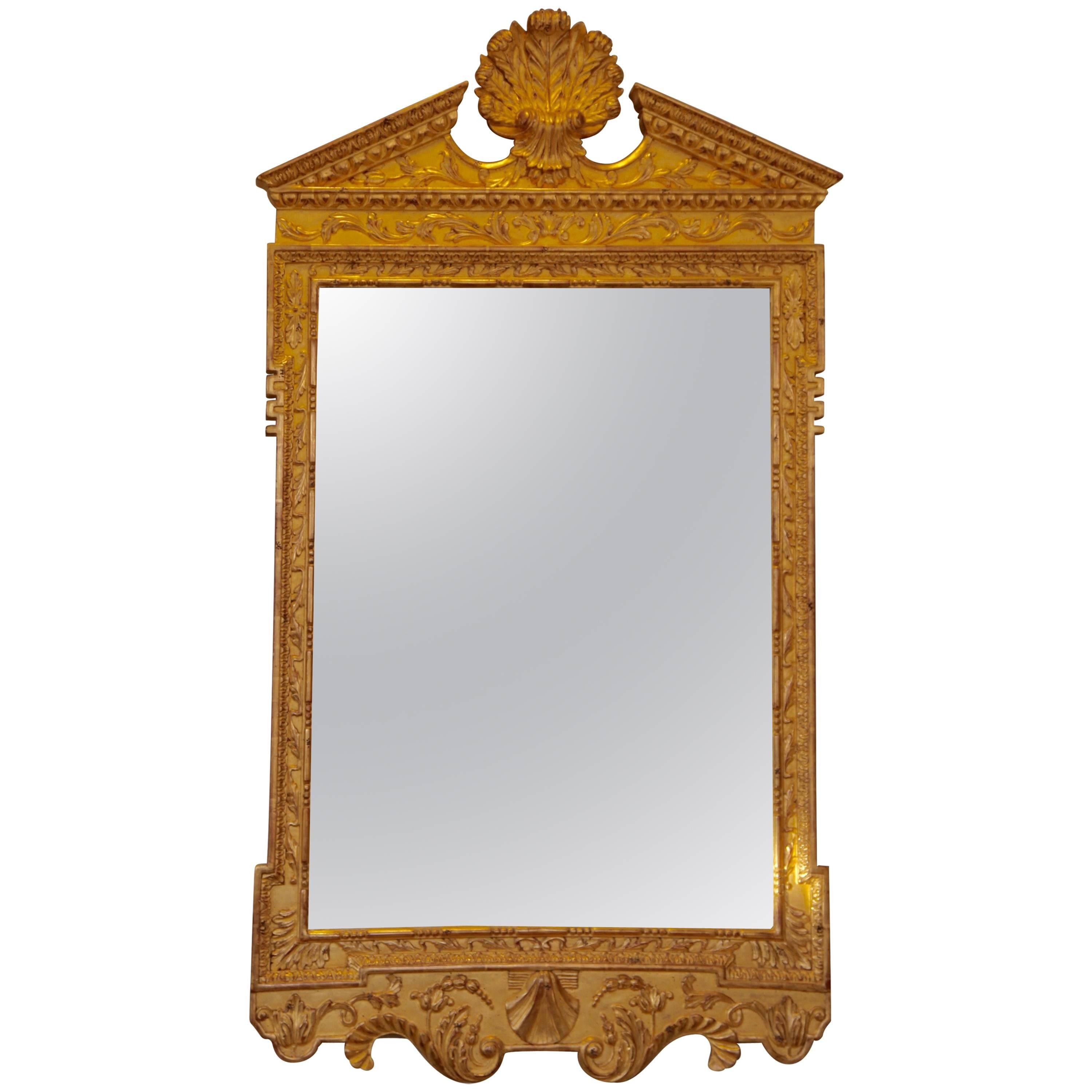 Miroir en bois doré de style géorgien