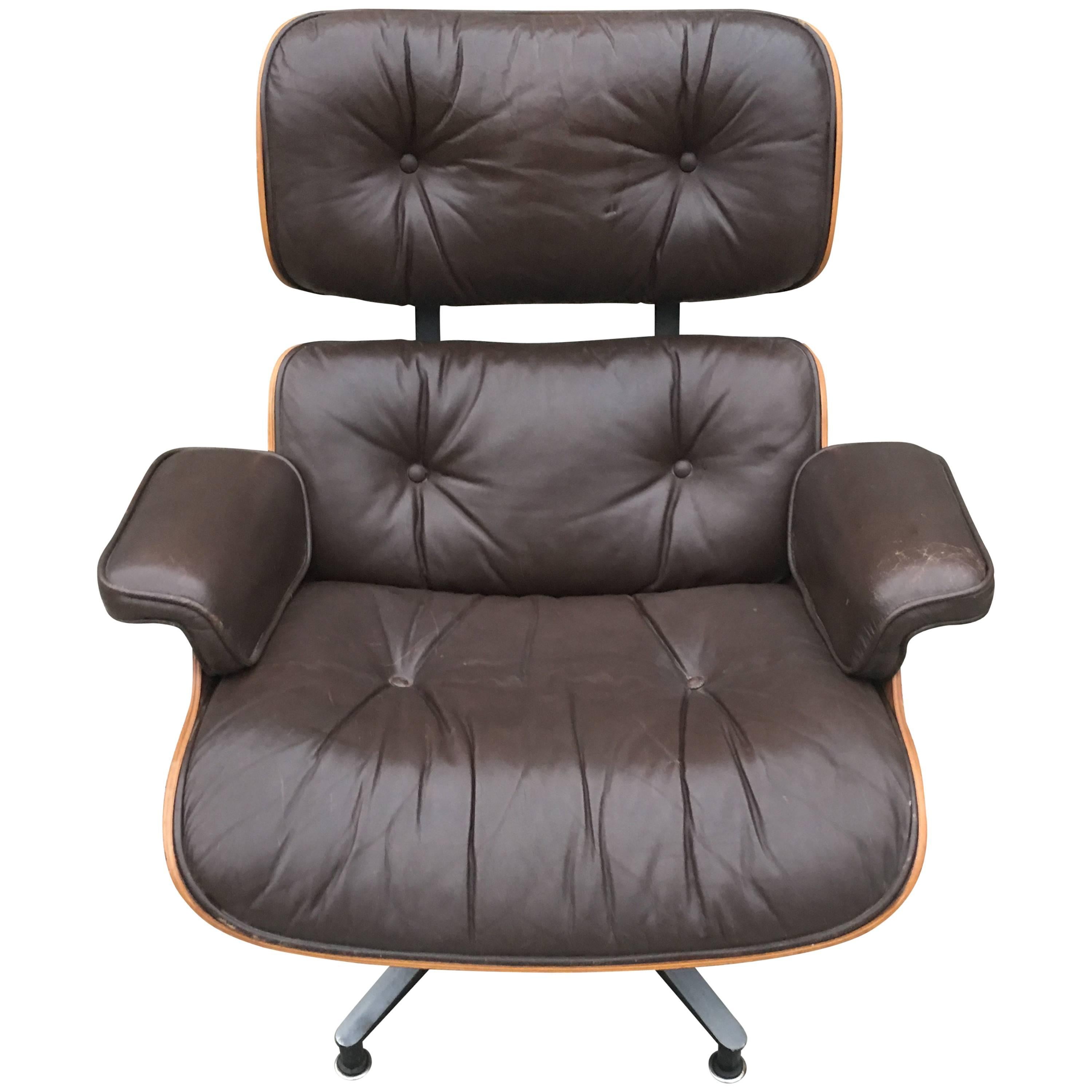 Gorgeous Herman Miller Eames 670 Lounge Chair in Brazilian Rosewood