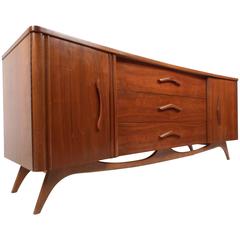 Mid-Century Modern Walnut Curved Front Dresser in the Style of Vladimir Kagan 11