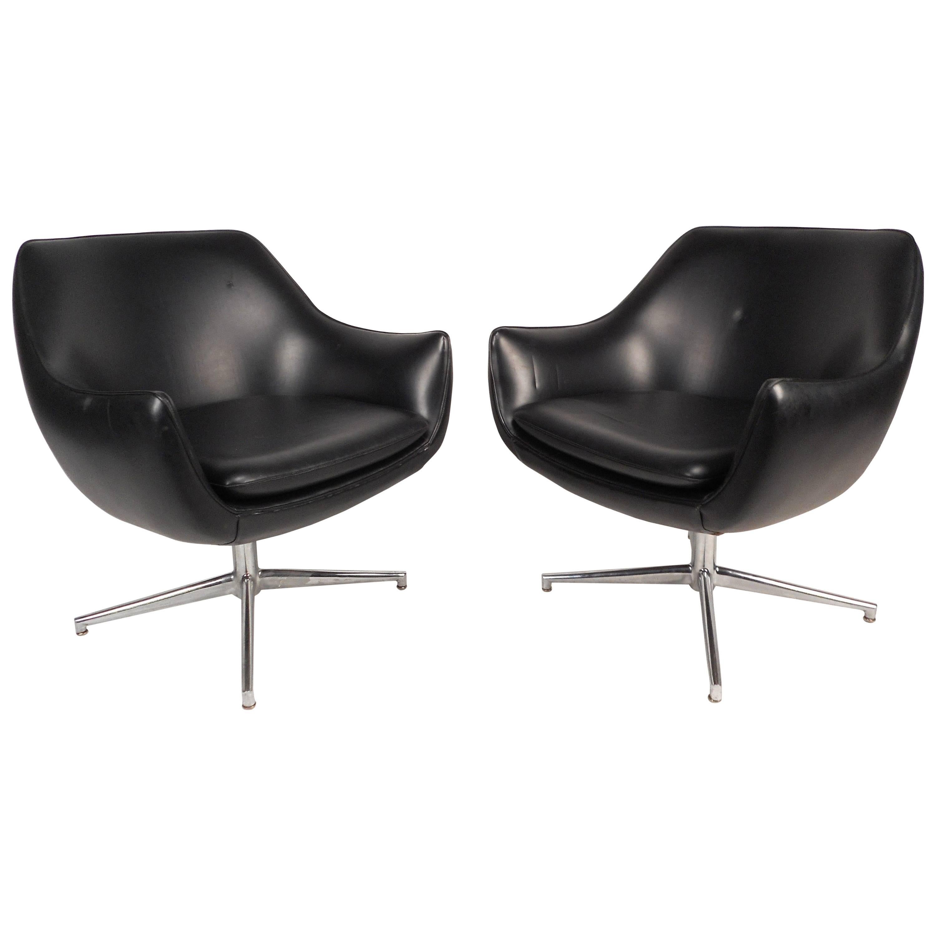 Pair of Mid-Century Modern Bubble Chairs by Stow Davis