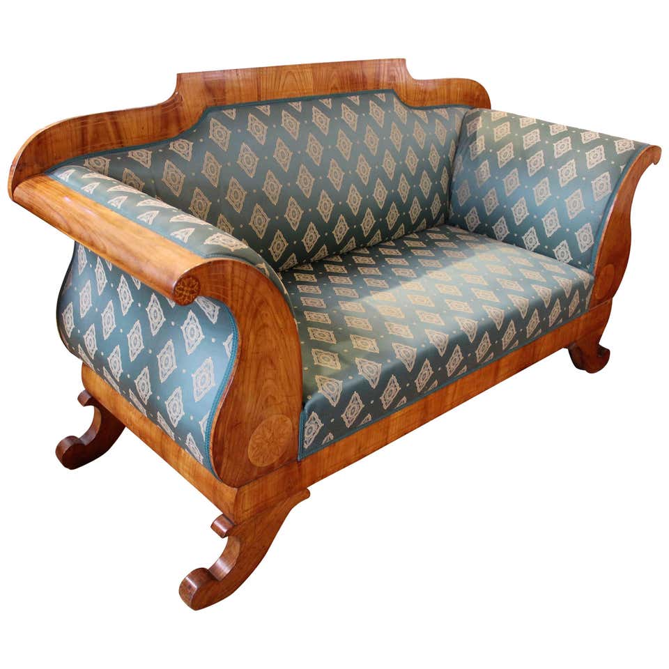 Vienesse Biedermeier 1820 Solid Walnut Sofa Settee For Sale at 1stDibs