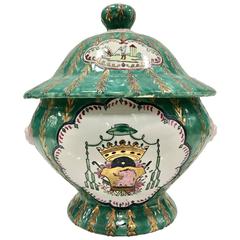 Chinese Export Porcelain 22-Karat Decorated Armorial Lidded Tureen