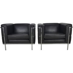 Stunning Pair of LC2 Armchairs by Le Corbusier, Chocolate Brown Spinneybeck Leat