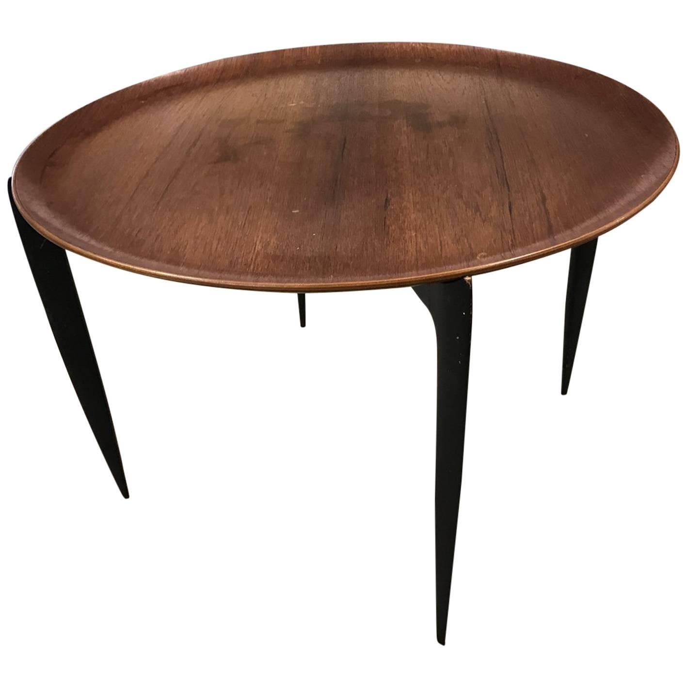 Beautiful Engholm & Willumsen for Fritz Hansen Round Table, circa 1950 For Sale