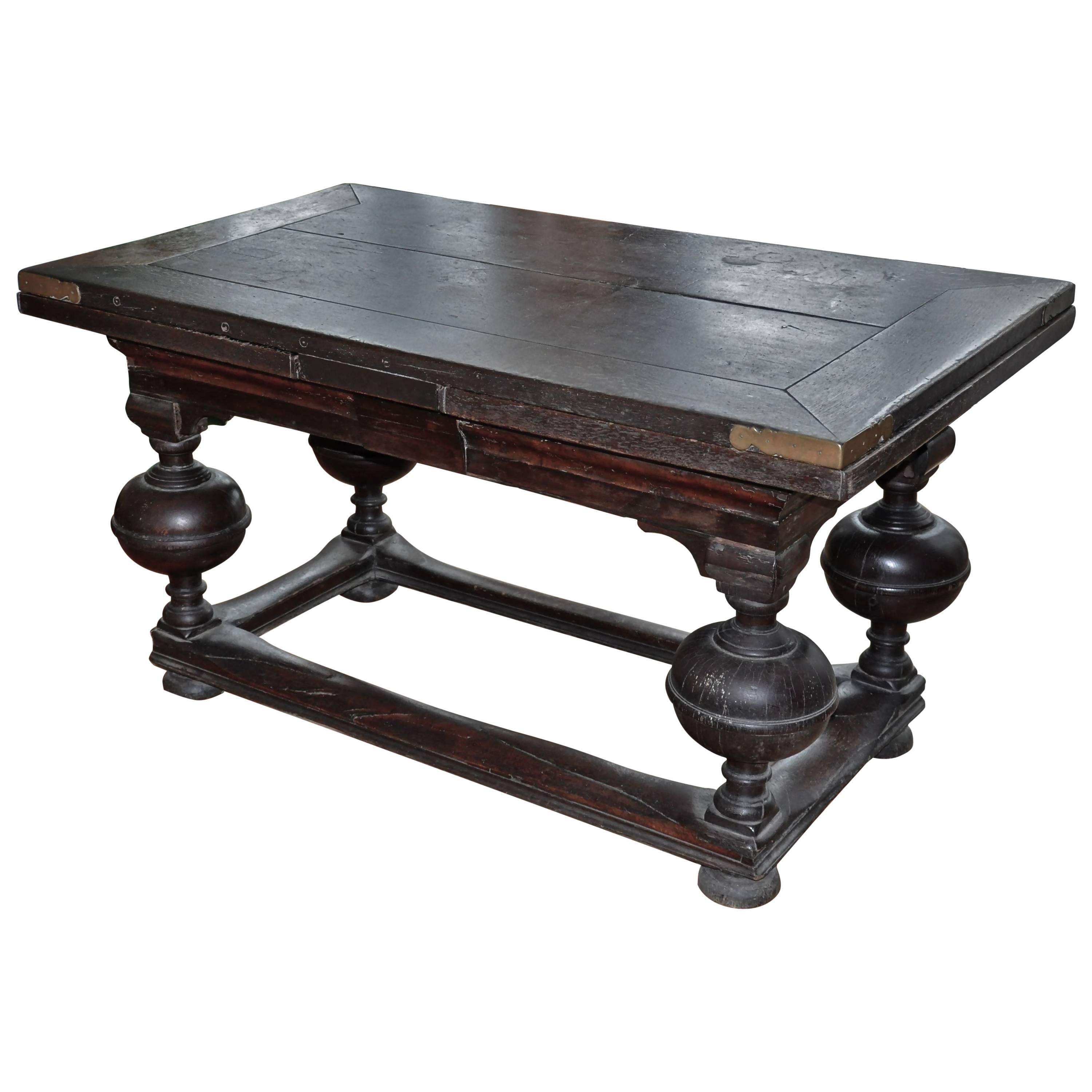 Period 17th Century Dutch Oak Withdraw Table