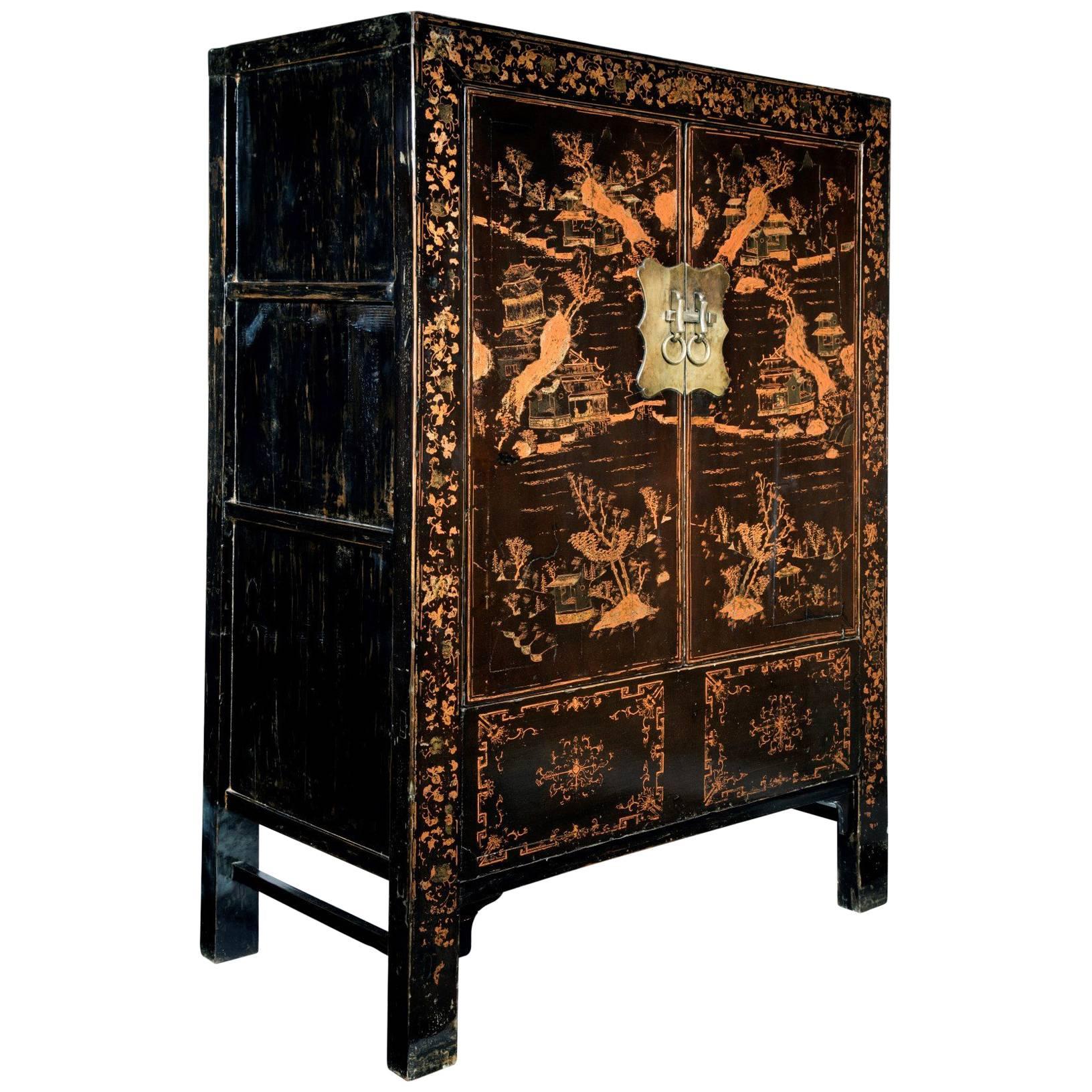 Large 19th Century Black Lacquer and Decorated Chinese Cabinet For Sale