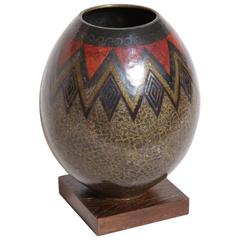 Claudius Linossier - Vase Art Déco français en forme de maillechort et de dinanderie en argent