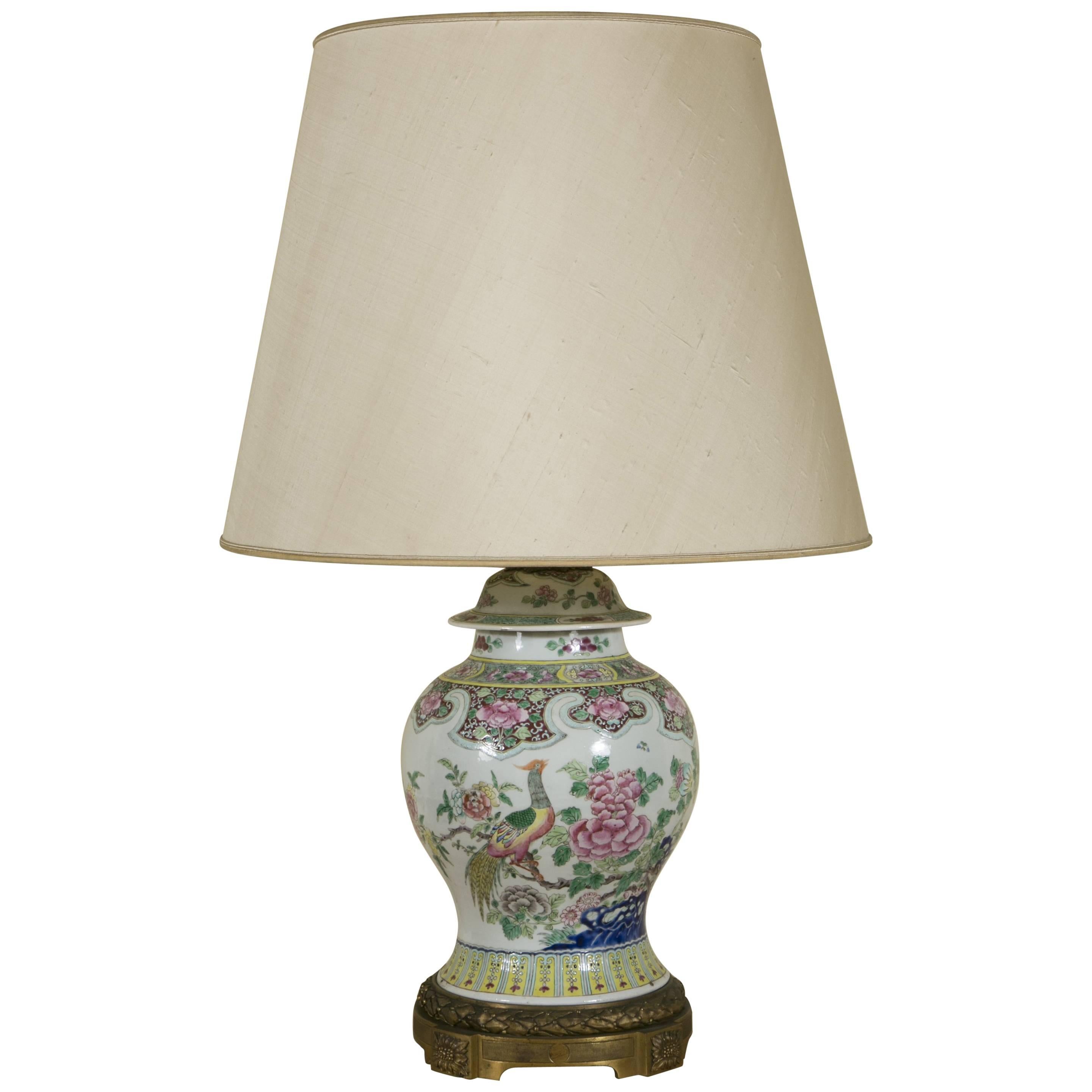 19th Century Chinese Jar with Cover Lamp Monted on Gilt Bronze Base For Sale