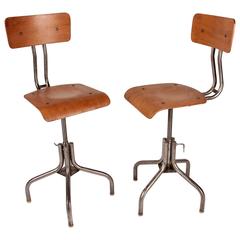 Industrial Chair with Metal Legs 3