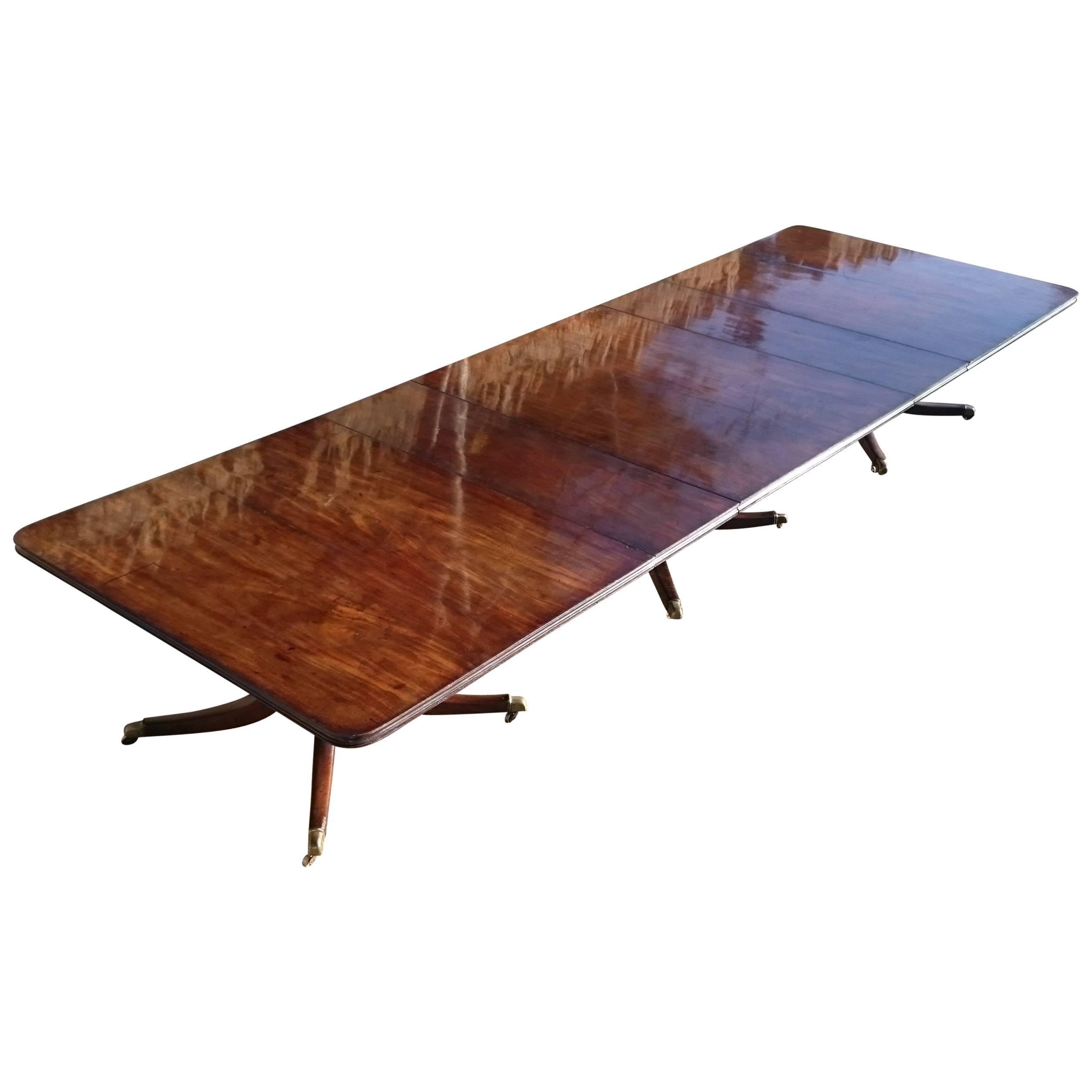 Large-Scale Important Antique 19th Century Irish Three-Pedestal Dining Table For Sale