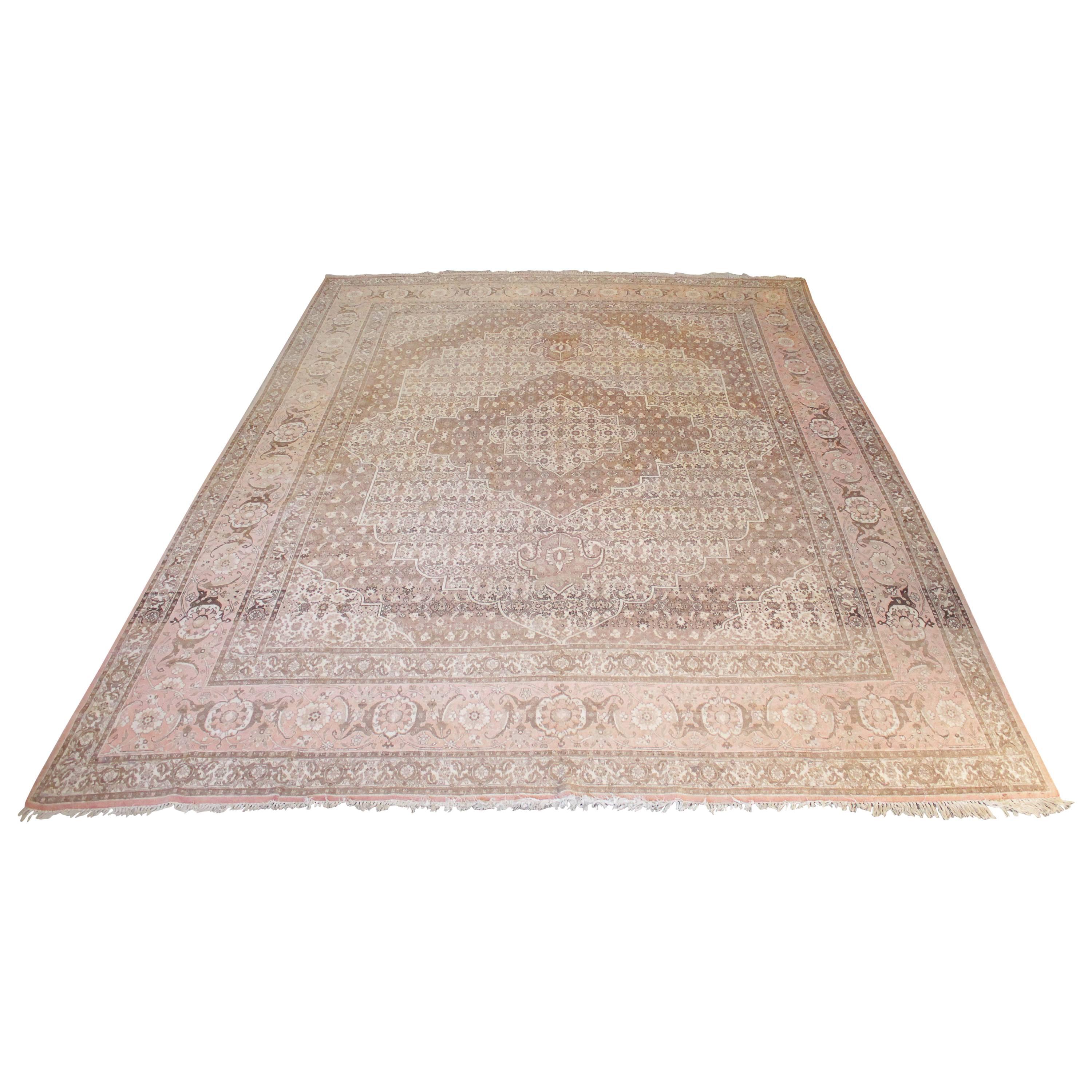 Tapis en laine de style persan vintage, roses et bruns doux en vente