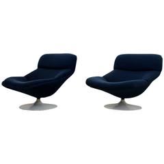 Unique Set Artifort Swivel Lounge Chairs F518 and F522 by Geoffrey Harcourt