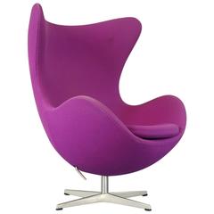 Vintage Arne Jacobsen Egg Chair for Fritz Hansen, Denmark, Purple / Fuchsia / Pink Wool