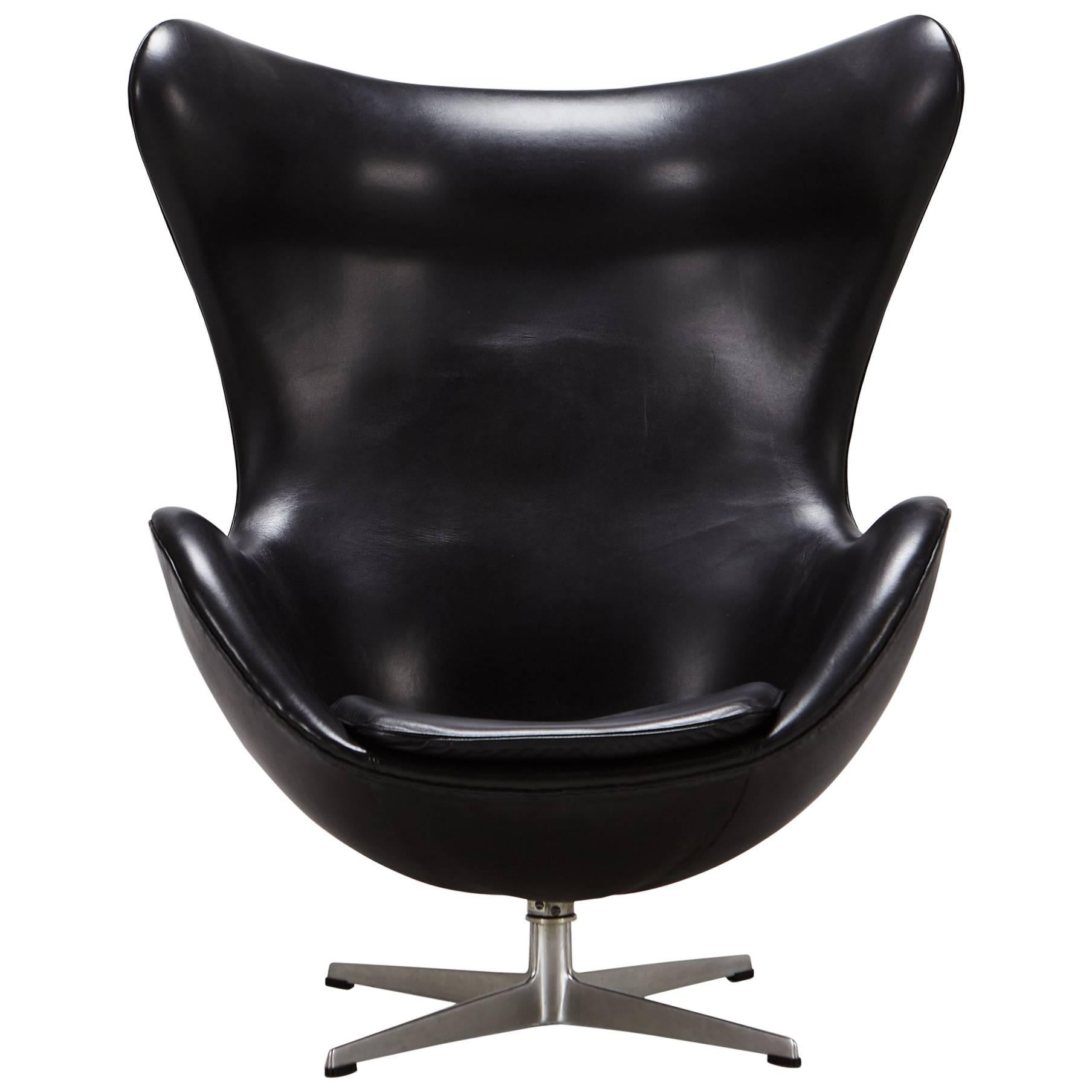 Arne Jacobsen Egg Chair  For Sale