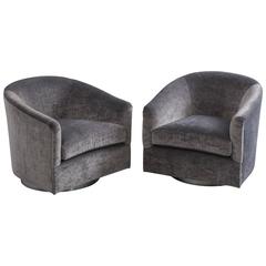Milo Baughman, Pair of Grey Velvet Swivel Chair, USA, 1970s 6