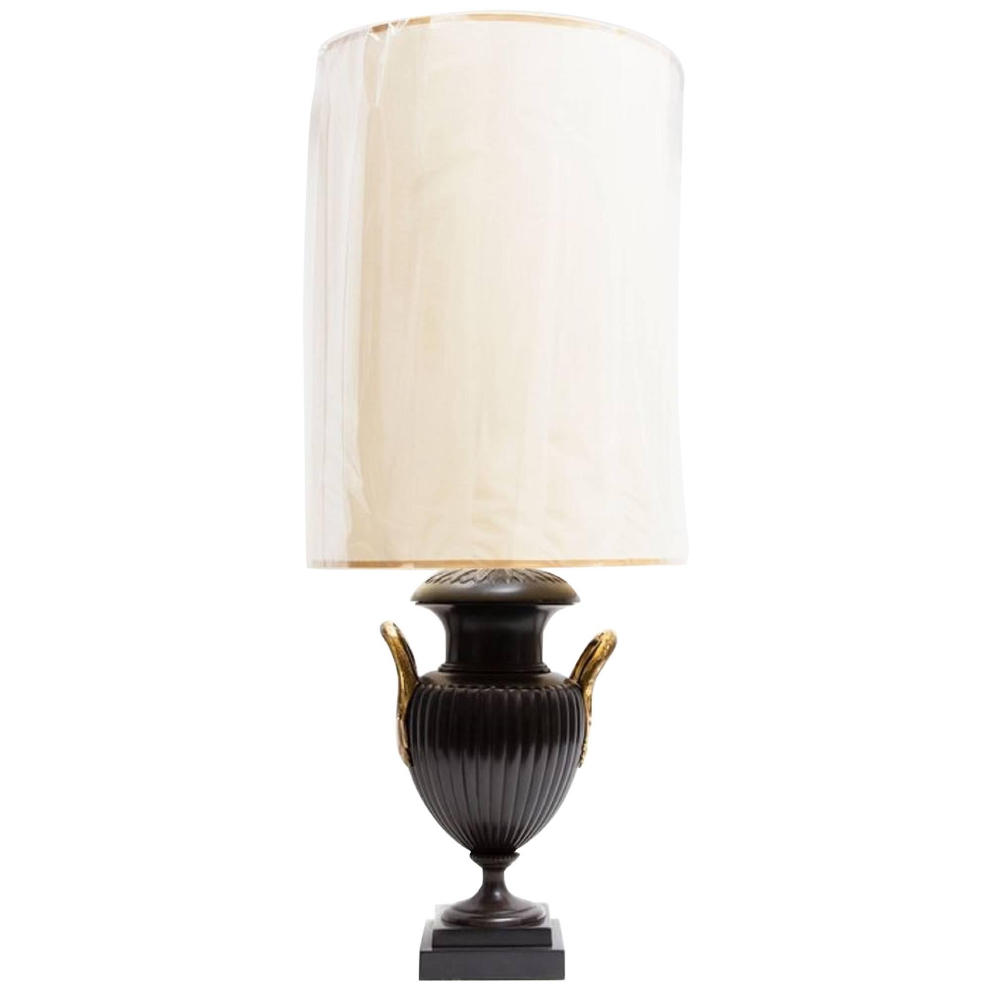 Neoklassizistische Vase aus Bronze als Lampe