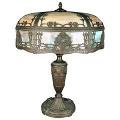 Lampe antique Art Nouveau Filigrane à huit panneaux en verre de scorie à deux tons:: vers 1910