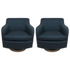 Pair of 1950s High Backed Milo Baughman Swivel Lounge Chairs in Knoll Fabric
