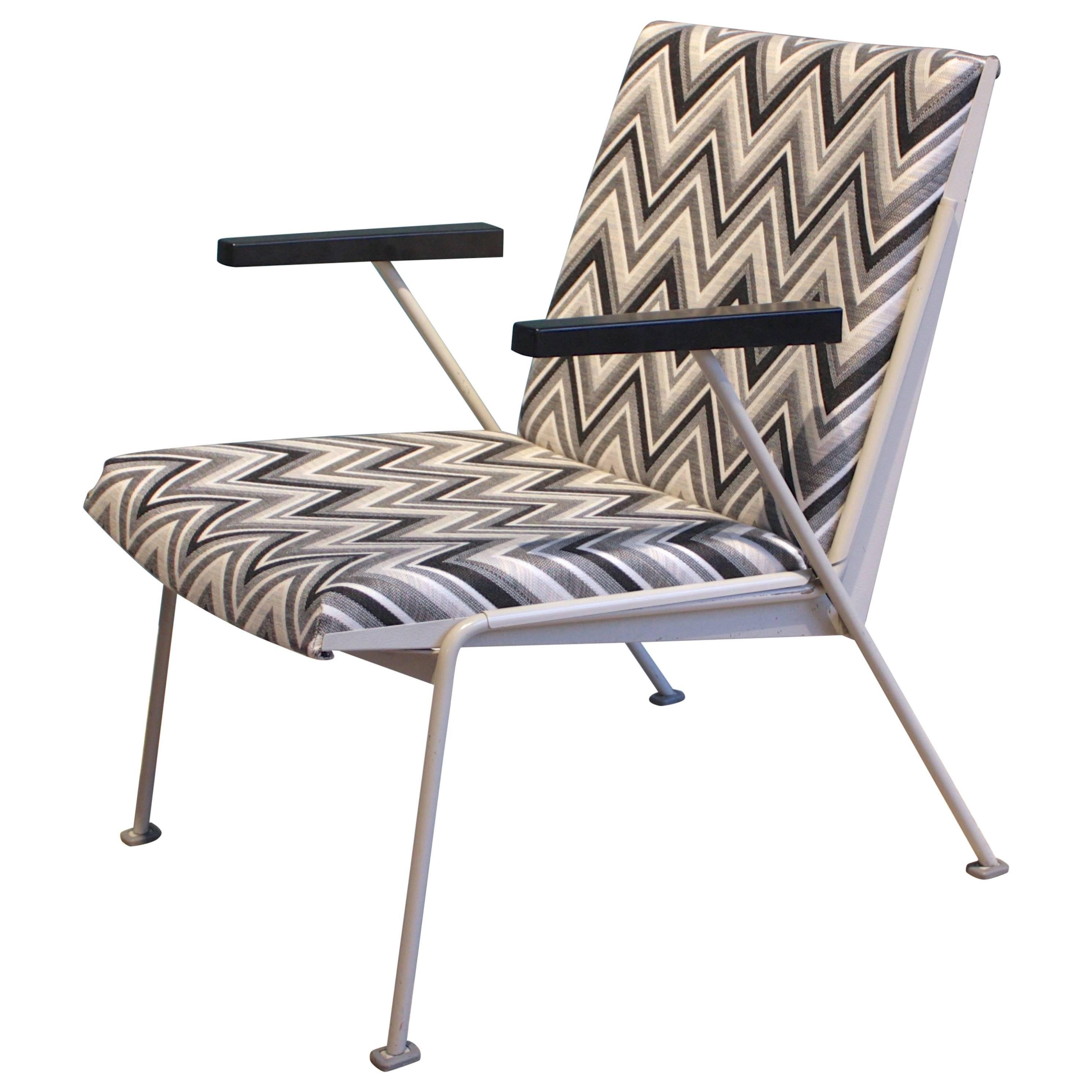 Wim Rietveld Oase Chair for Ahrend de Cirkel in black and white zig zag, 1958