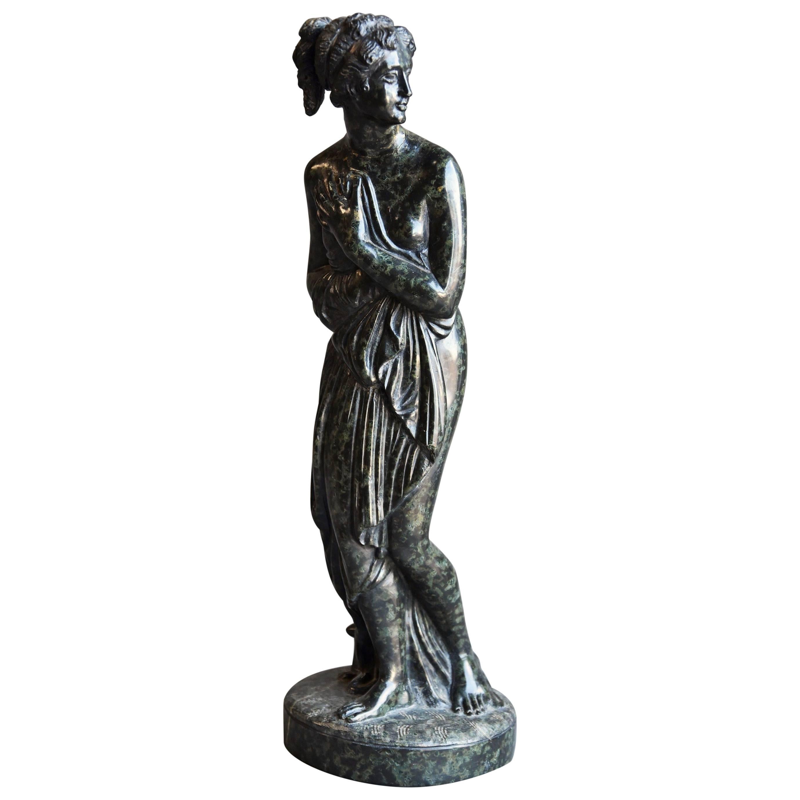 19th Century Grand Tour Serpentine Figure of Venus Italica after Antonio Canova For Sale