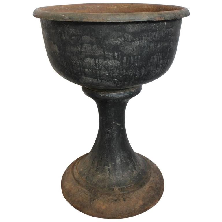 Large Antique American Cast Iron Urn For Sale at 1stDibs