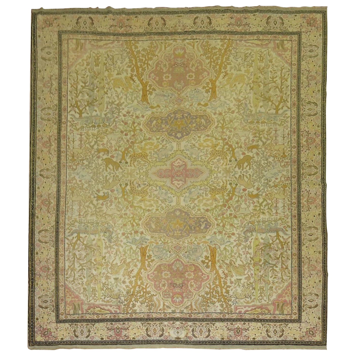 Tapis carré turc à motifs d'animaux de la collection Zabihi