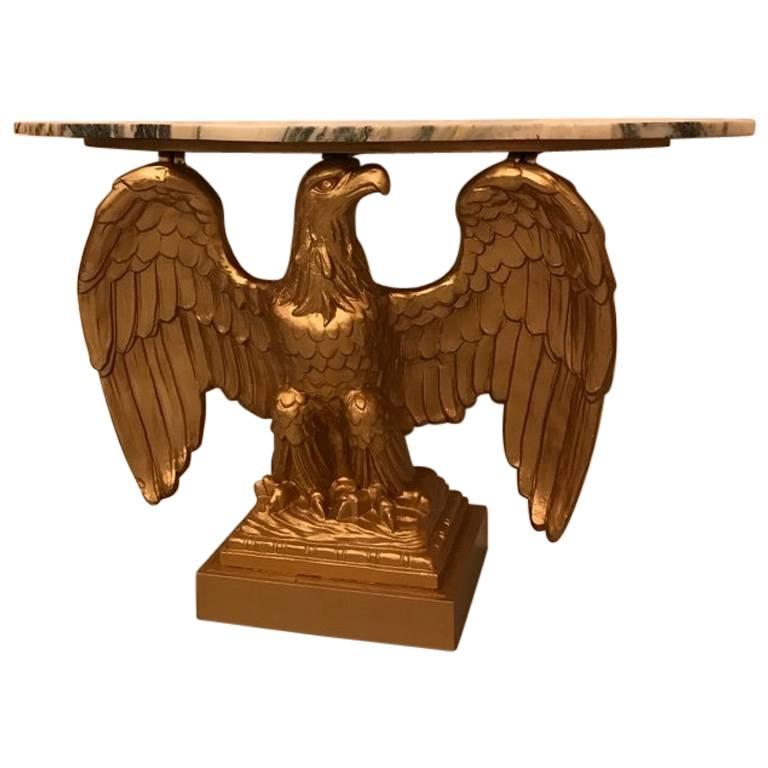 Amerikanischer Konsolentisch mit Adler aus vergoldetem Holz und Marmorplatte