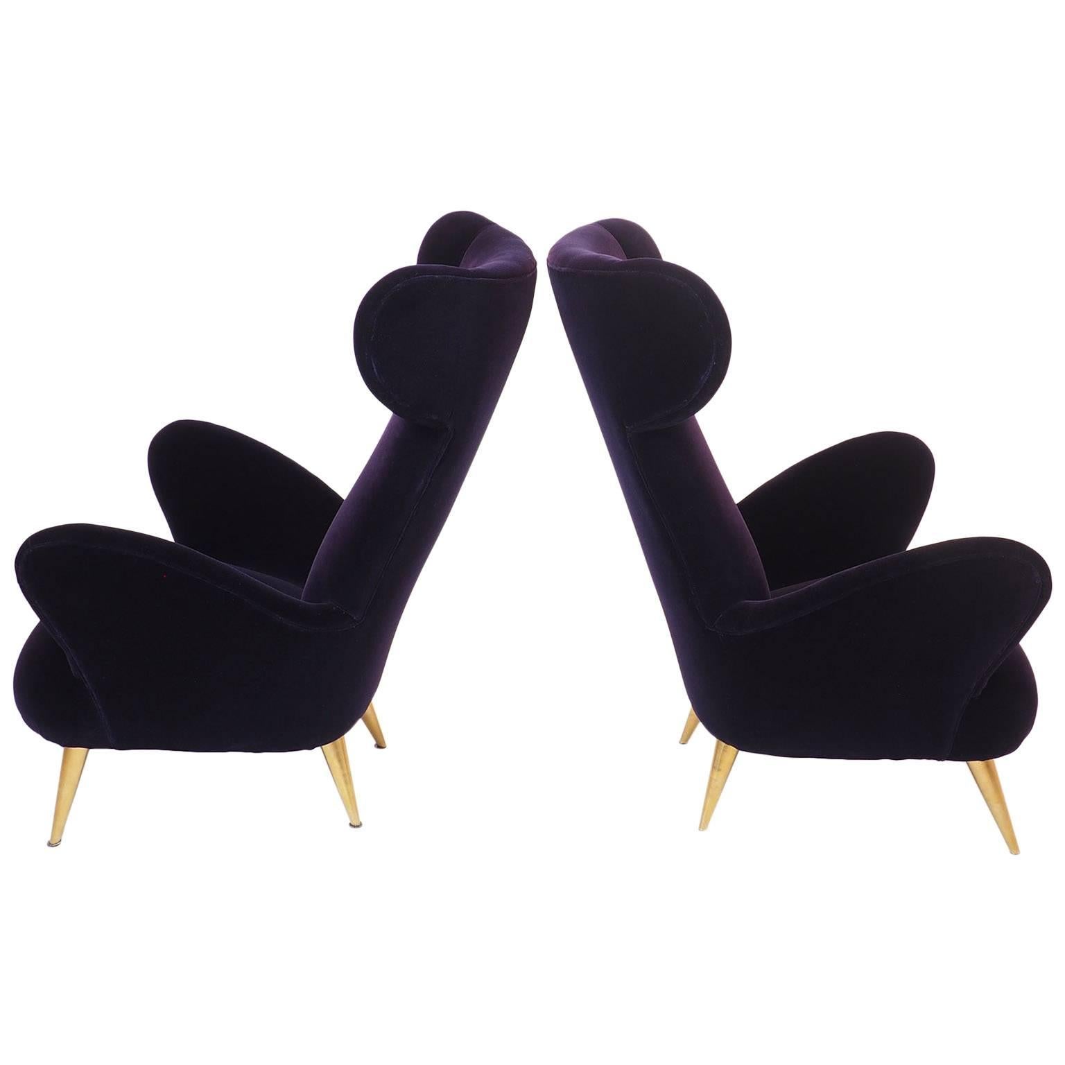 Rare and magnificent armchairs clearly inspired by the world of Carlo Mollino during 1950s in Torino;
This exclusive and unique exemplar of armchairs, express the special manufacture of the  Scuola Torinese during 1950s.
A comfortable and special