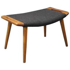 Hocker für den Papa-Bär-Stuhl:: Modell PP120:: entworfen von Hans J. Wegner im Jahr 1954