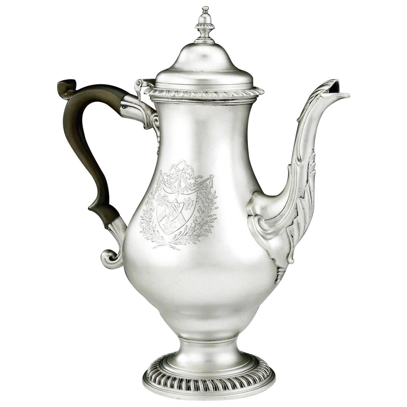 Caffettiera estremamente raffinata di Giorgio III realizzata a Londra nel 1772 da John Deacons