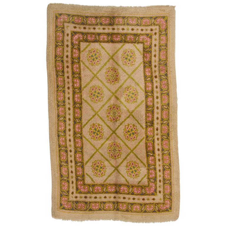 Vintage Italian soft Rug For Sale at 1stdibs