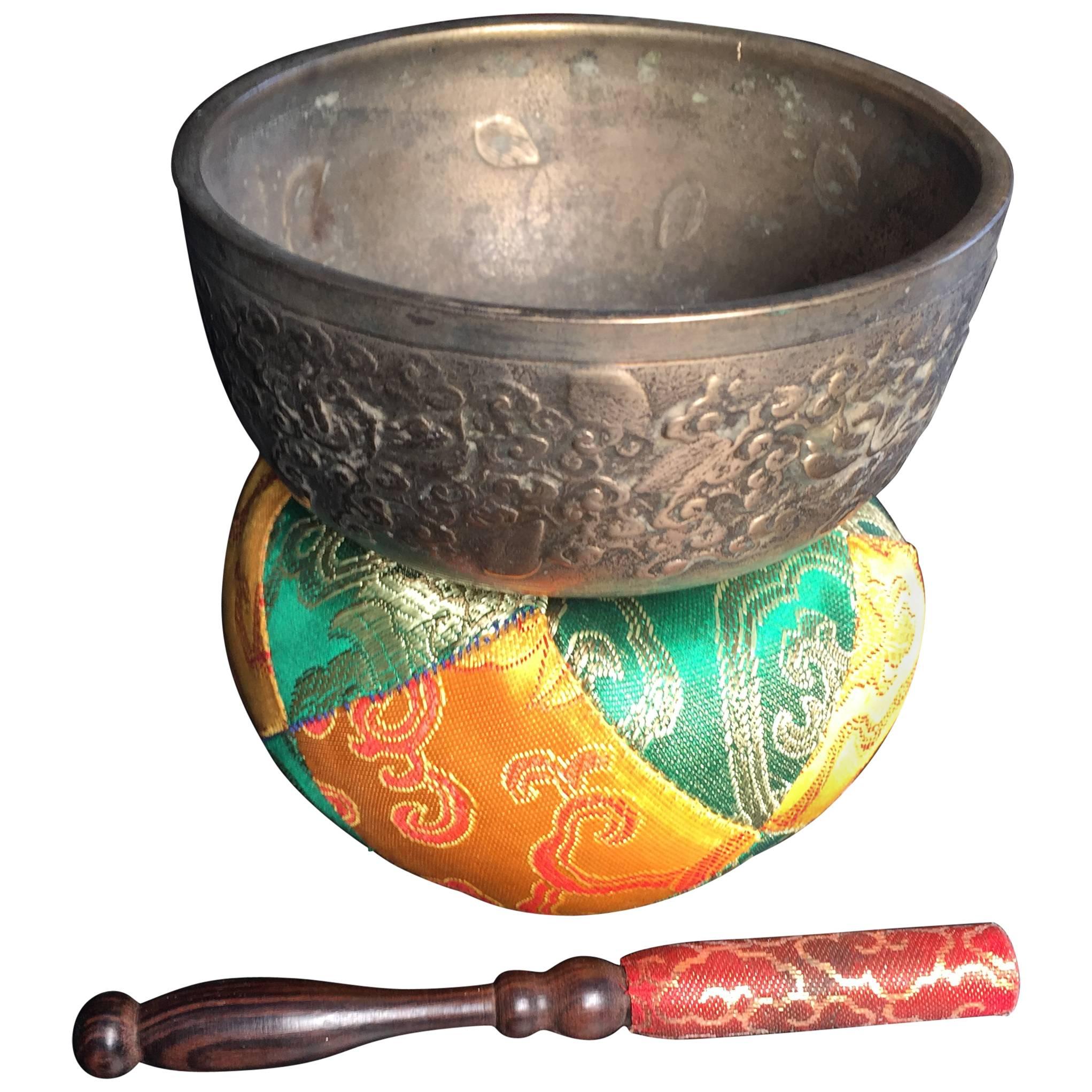 Beautiful Old Tibetan Singing Temple Meditation Bowl Complete with Silk Cushion