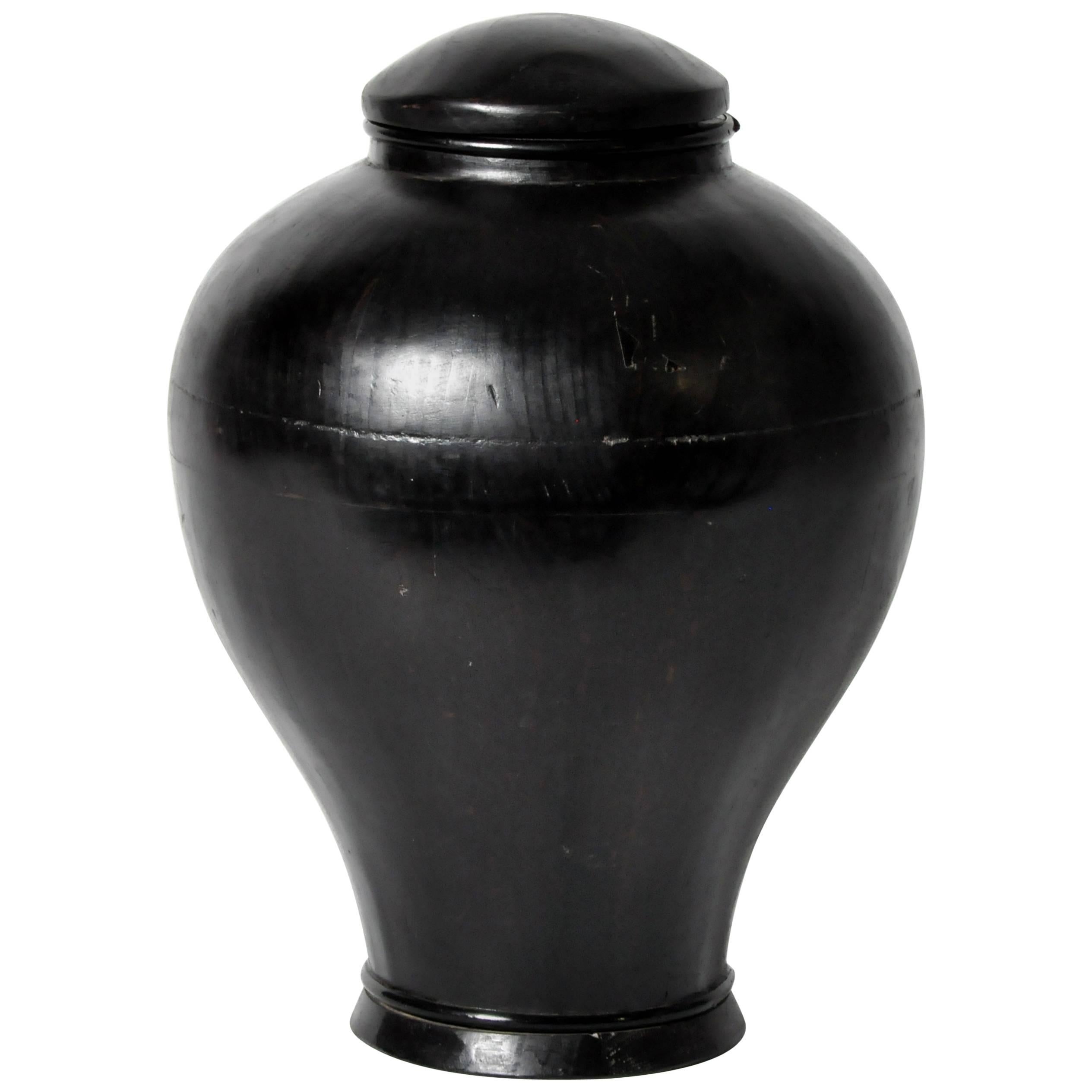 Chinese Pot with Lid