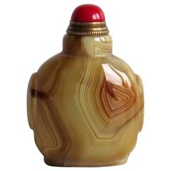 Vintage Chinese Snuff Bottle Natural Agate Red Ceramic Stopper and Spoon, circa 1930