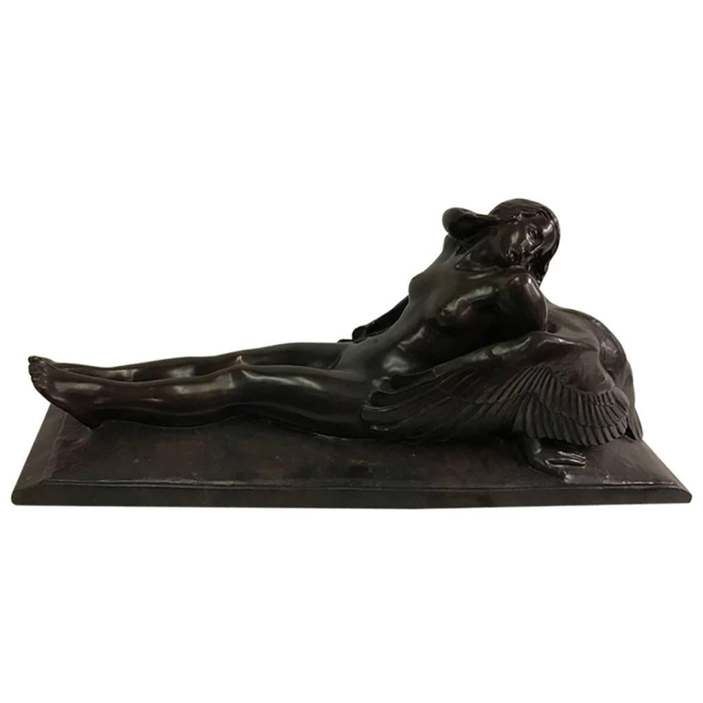 Sculpture française en bronze de Paul Sylvester "Léda et le Swan".