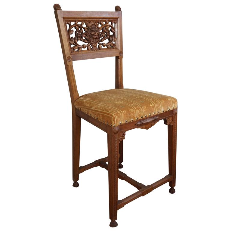 19th Century Carved Nutwood Ladies Chair with Stunning Green Man Sculpture For Sale at 1stDibs