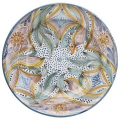 Antike, geblümte Plakette aus spanischer Manises-Keramik, 18/19. Jahrhundert