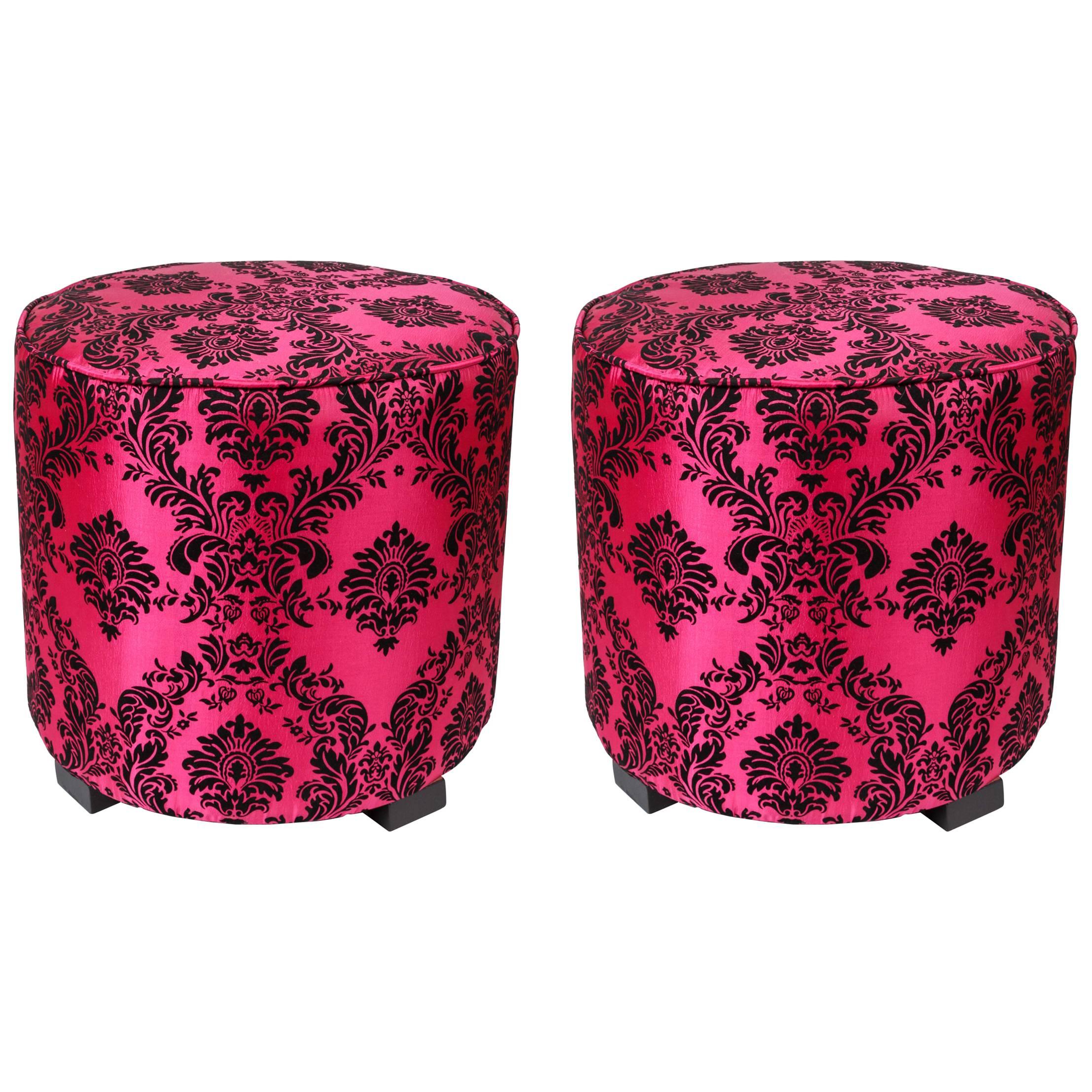 Tabourets marocains ronds tapissés fuchsia et noirs vintage en vente