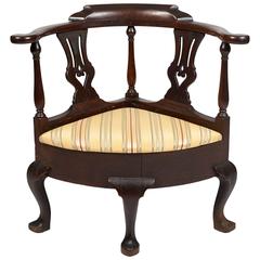 Antique New York Queen Anne-Chippendale Walnut Corner Chair