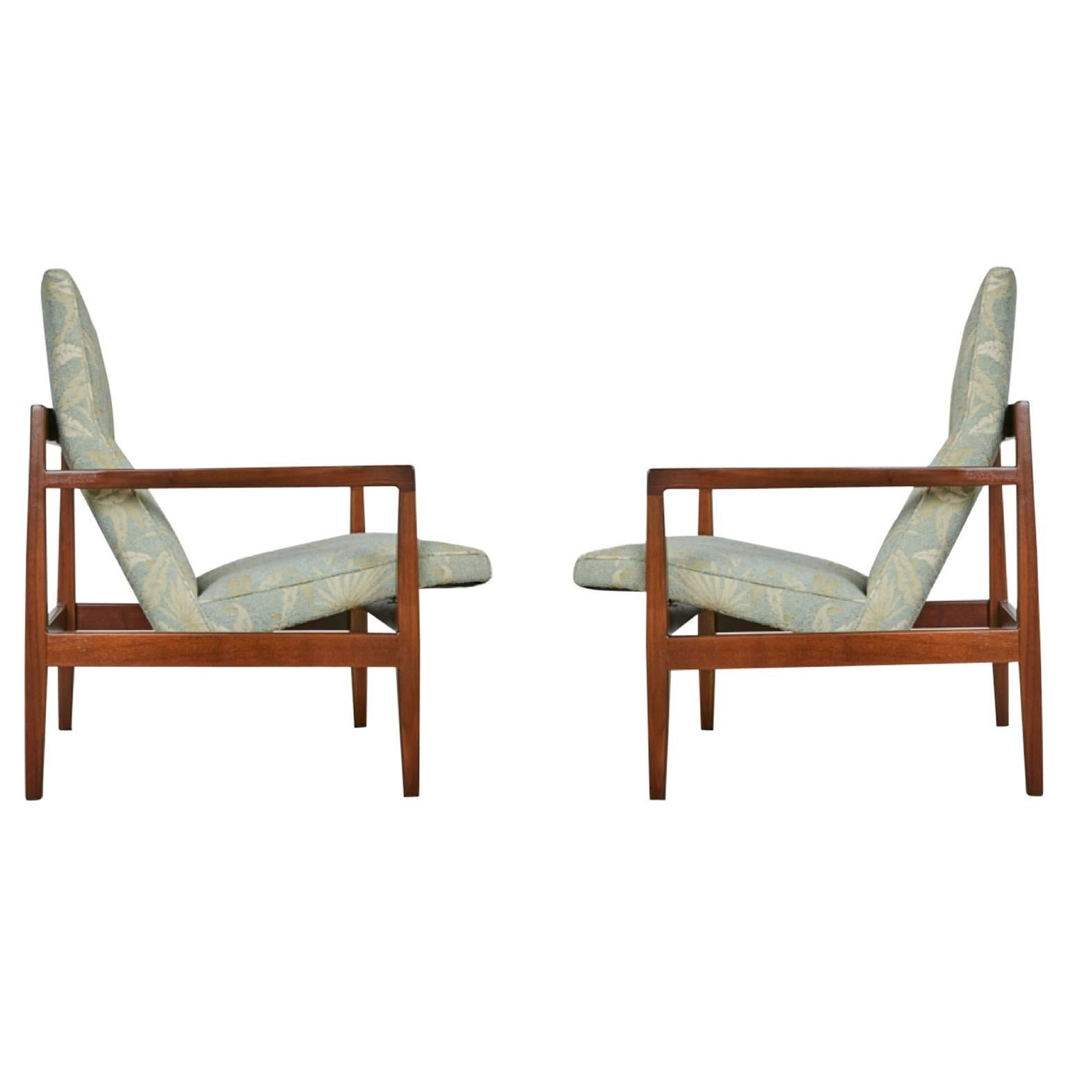 Jens Risom Pair of Walnut Lounge Chairs, circa 1960